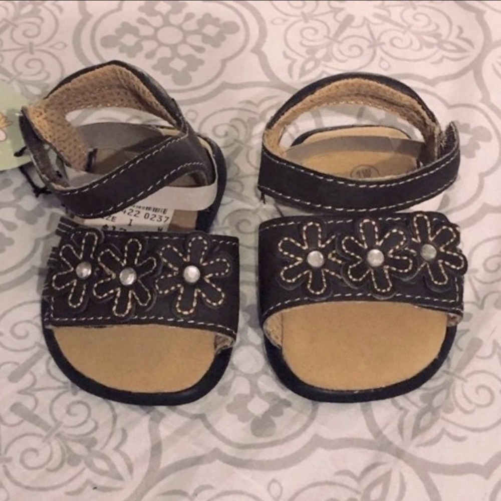 NWT Teeny Toes Baby Girl’s Sandals size 1W PRICE FIRM
